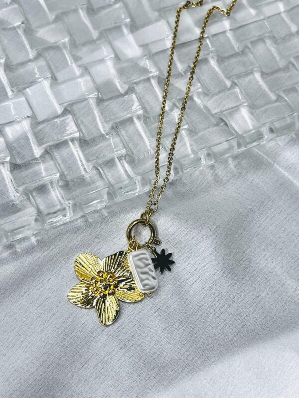 Starlight Bloom pendant - Image 3
