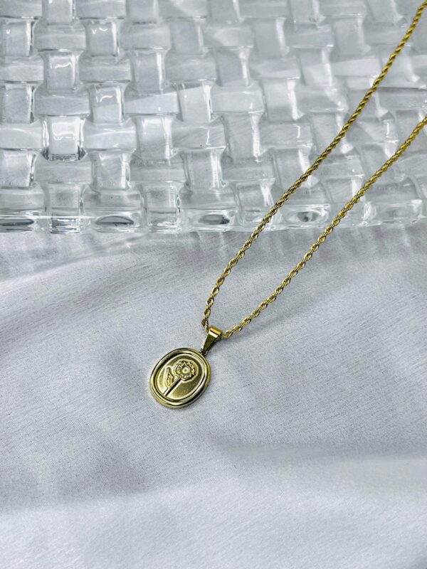 Rosebud Circle pendant - Image 2
