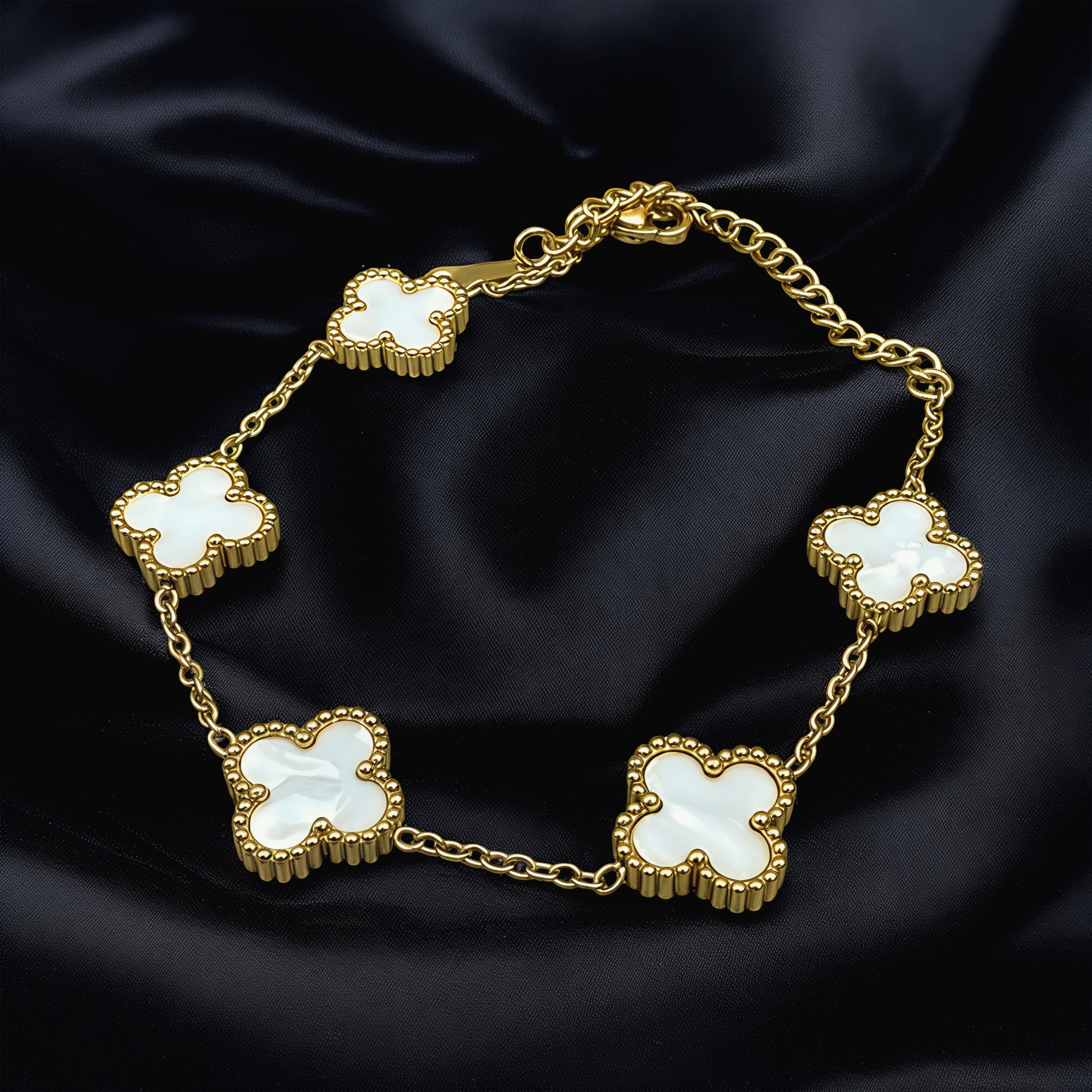 β¨ Celeste Clover Elegance Bracelet