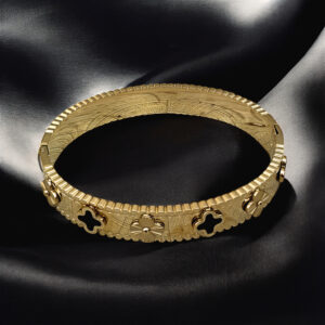 ✨ Golden Aura Clover Bangle